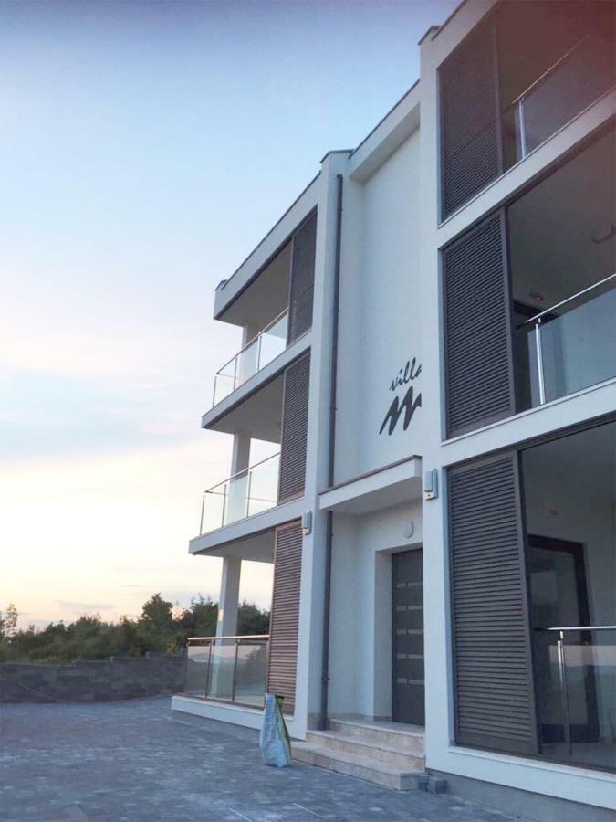 M - Your Business & In Apartmán *